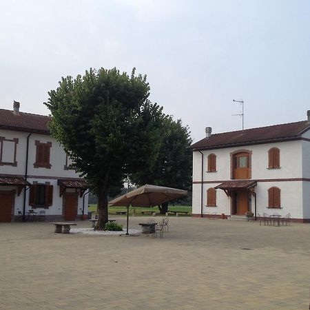 Bed And Breakfast Azienda Agricola Cascina Salazzara Magenta Ngoại thất bức ảnh