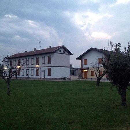 Bed And Breakfast Azienda Agricola Cascina Salazzara Magenta Ngoại thất bức ảnh
