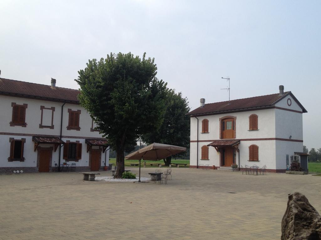 Bed And Breakfast Azienda Agricola Cascina Salazzara Magenta Ngoại thất bức ảnh