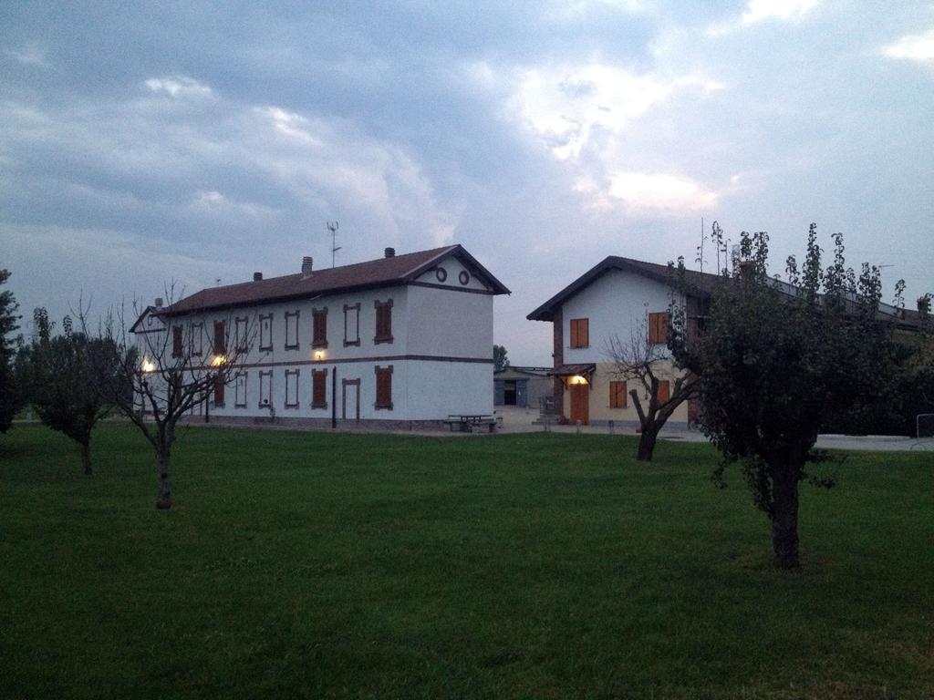 Bed And Breakfast Azienda Agricola Cascina Salazzara Magenta Ngoại thất bức ảnh