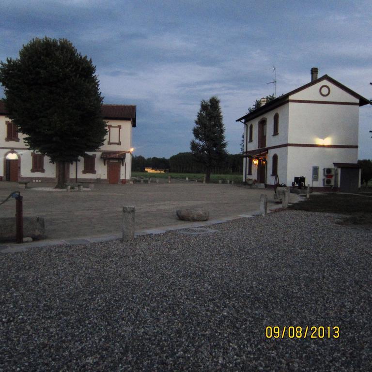 Bed And Breakfast Azienda Agricola Cascina Salazzara Magenta Ngoại thất bức ảnh