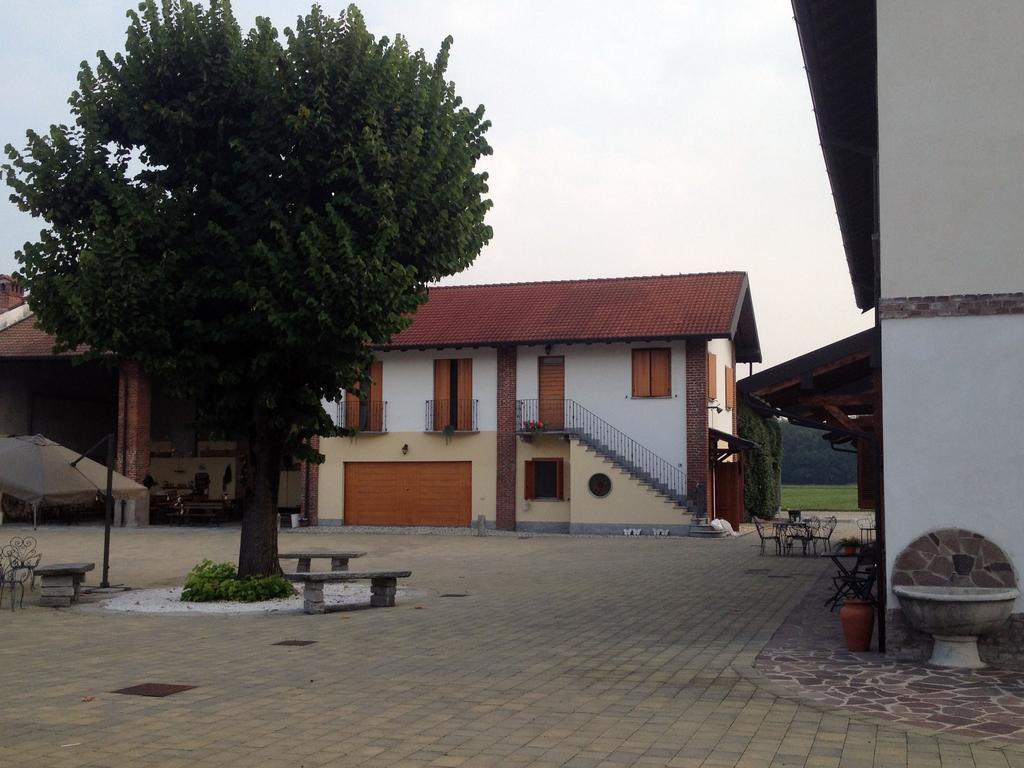 Bed And Breakfast Azienda Agricola Cascina Salazzara Magenta Ngoại thất bức ảnh